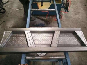 f_1960b739296bfb7f981432a966060857.jpeg 车厢板型材