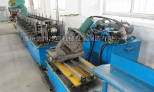 f_89827ead54868f5dc290c4867fdc1504.jpeg 轻钢龙骨设备