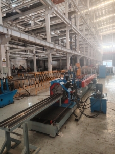 f_8ccf0ed6499be04192f2b96f7f23034a.jpeg 汽车C型钢设备