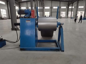 f_bd74b9c3d260c2c9e4ba3e1a1bbeb953.jpeg 液压开卷机