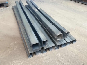 f_ee6dd4f932542c27a4892be67c43d43c.jpeg 汽车防撞梁设备