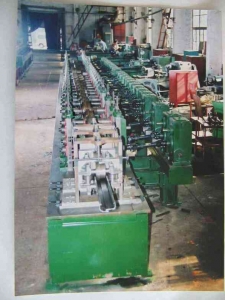 f_f043519753316fcfb388054a972c1e1b.jpeg 防盗门框设备